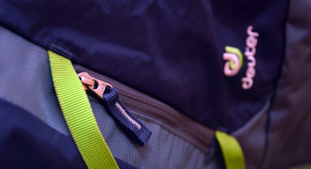 A Rope Bag tem bolso externo, para pequenos objetos, chaves ou mesmo carteira ou celular.